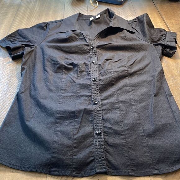 NWOT St John’s Bay blouse. - Picture 6 of 10